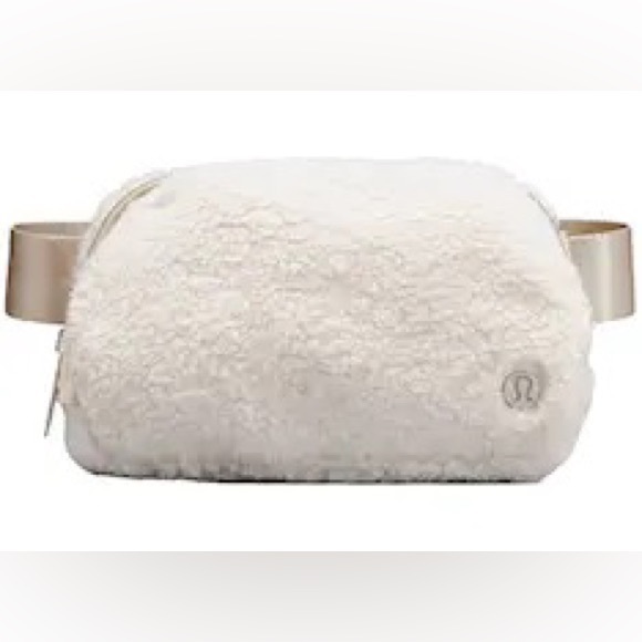 Brand New Sold Our Lululemon Everywhere Belt Bag 1L
Fleece Ivory - Picture 3 of 12